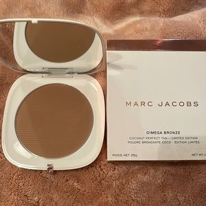 BNIB, Marc Jacobs Omega Bronze